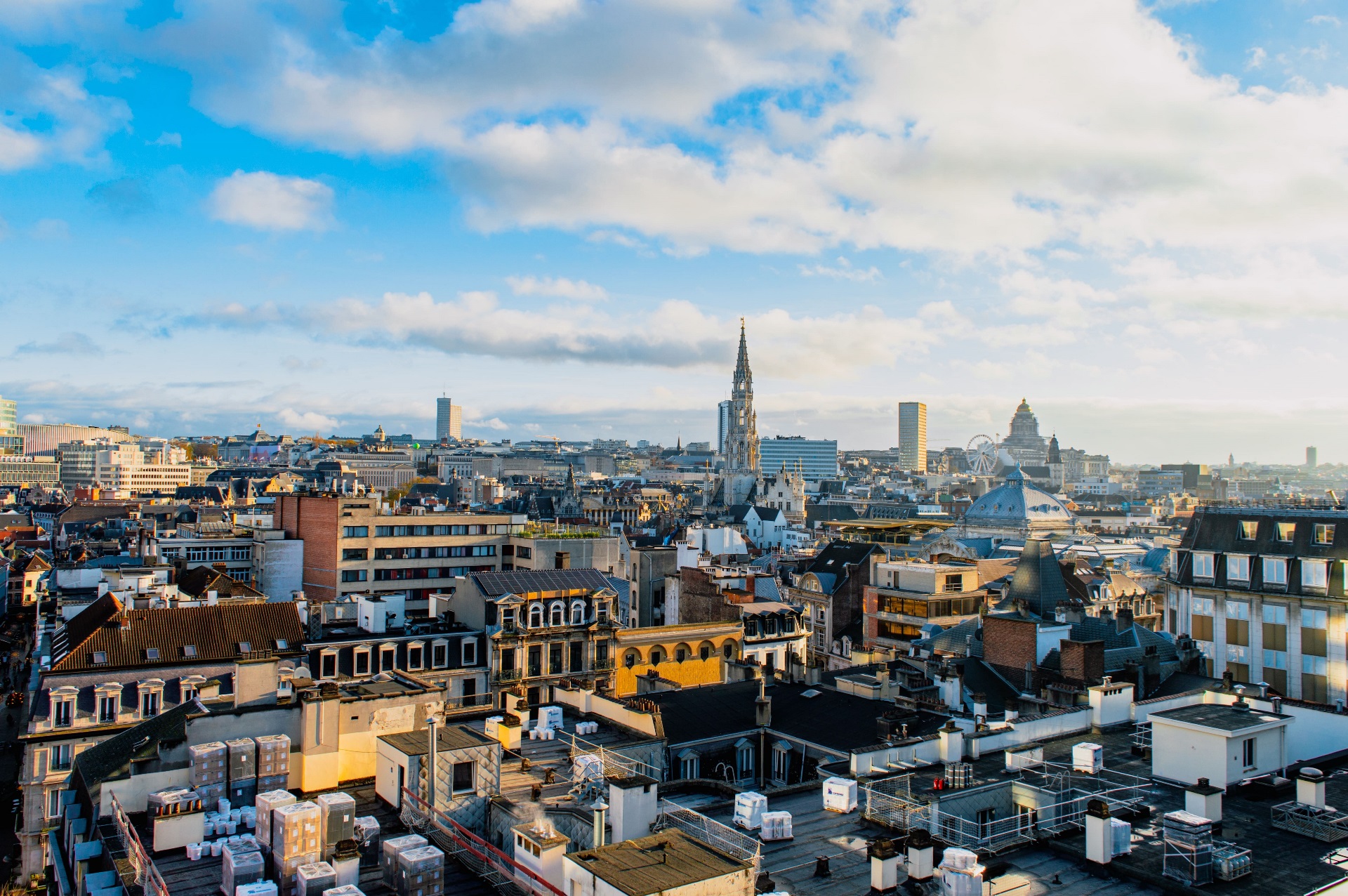 Panoramisch avondshot van Brussel