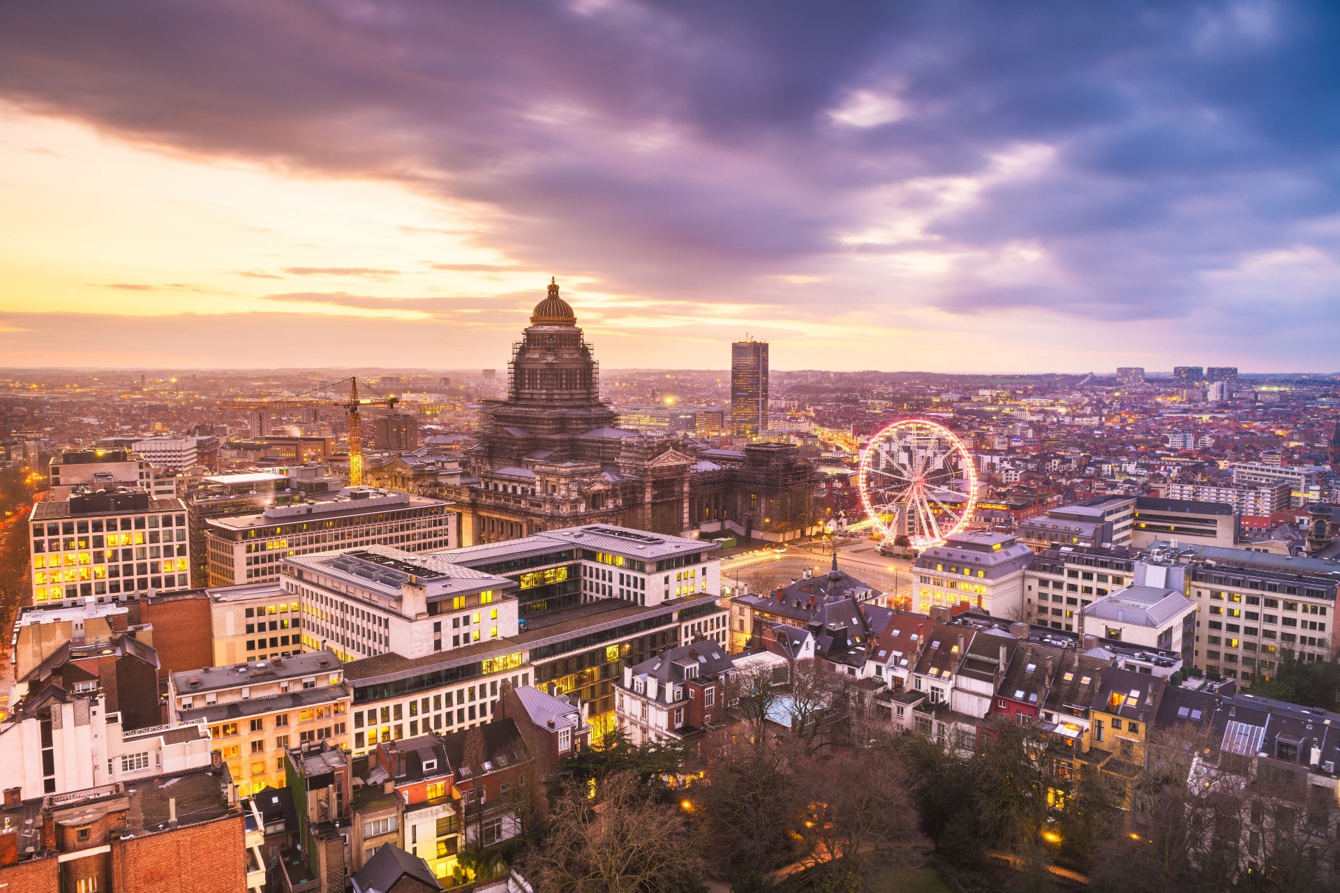 Panoramisch avondshot van Brussel